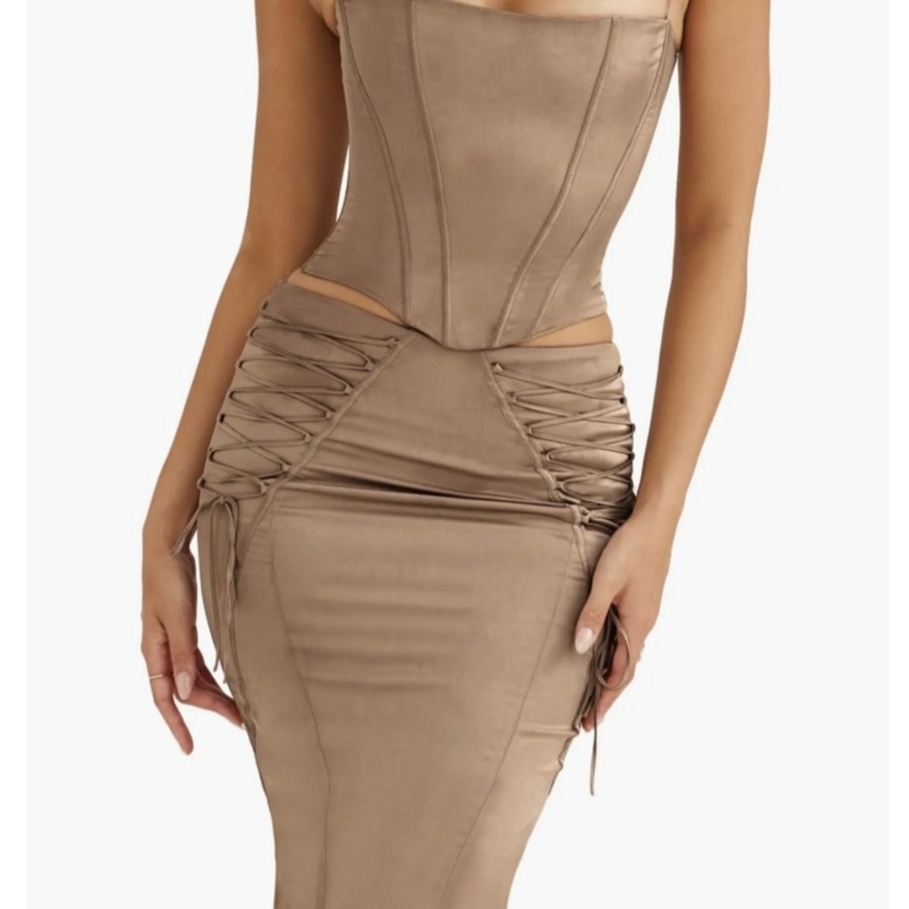 HOUSE OF CB SIDONIE LACE UP SATIN TRUMPET MIDI SKIRT! NEW WITH TAGS!